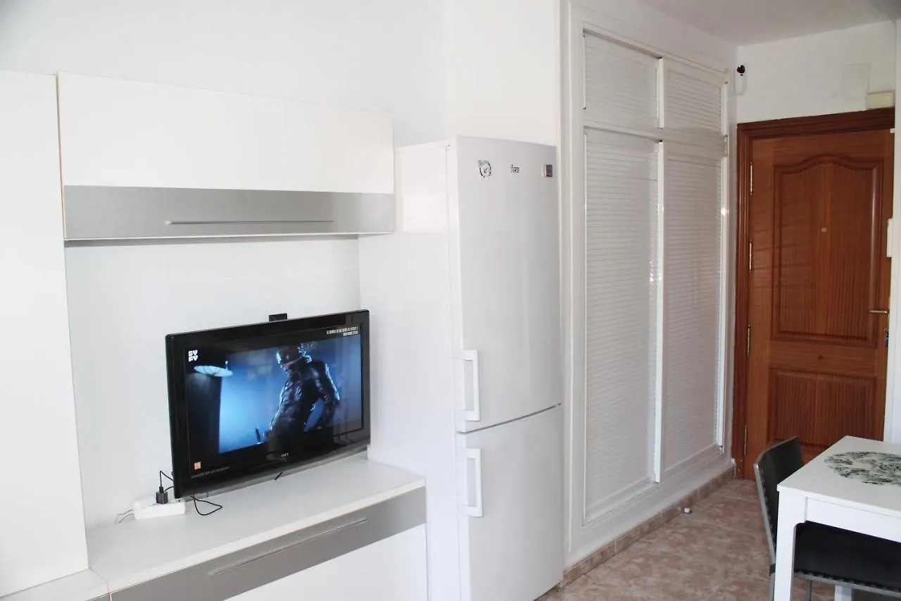 Apartamento Carlota Beach Carihuela Torremolinos 0*,  İspanya